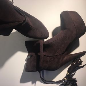 SUPER SEXY Suede Boots with tassels Brown Size 8